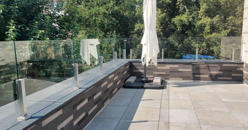 Стеклянное ограждение террасы