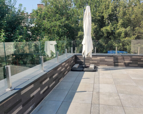 Стеклянное ограждение террасы