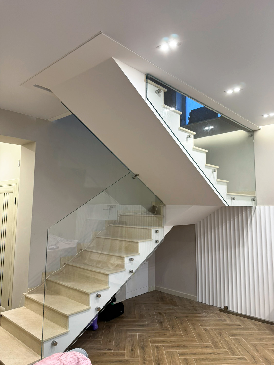 Стеклянные ограждения лестниц