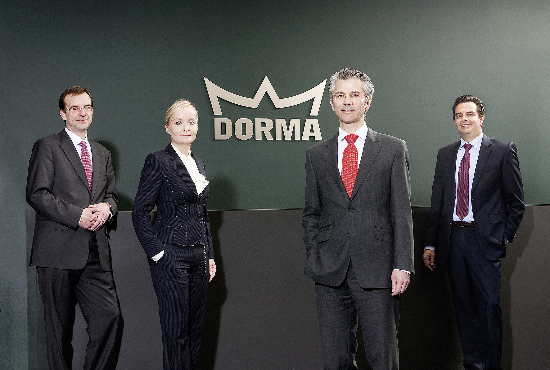 руководство компании Dorma